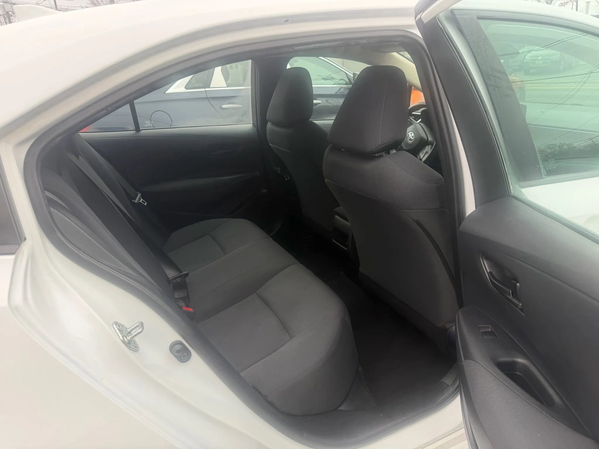 Used 2022 Toyota Corolla LE image 27