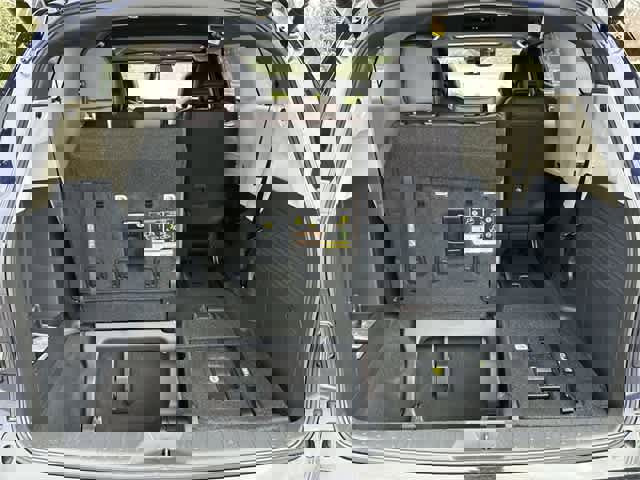 Used 2024 Toyota Sienna Platinum image 28