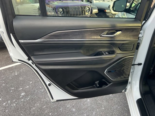 Used 2023 Jeep Grand Cherokee L Overland w/ Rear Seat Video Group I image 22