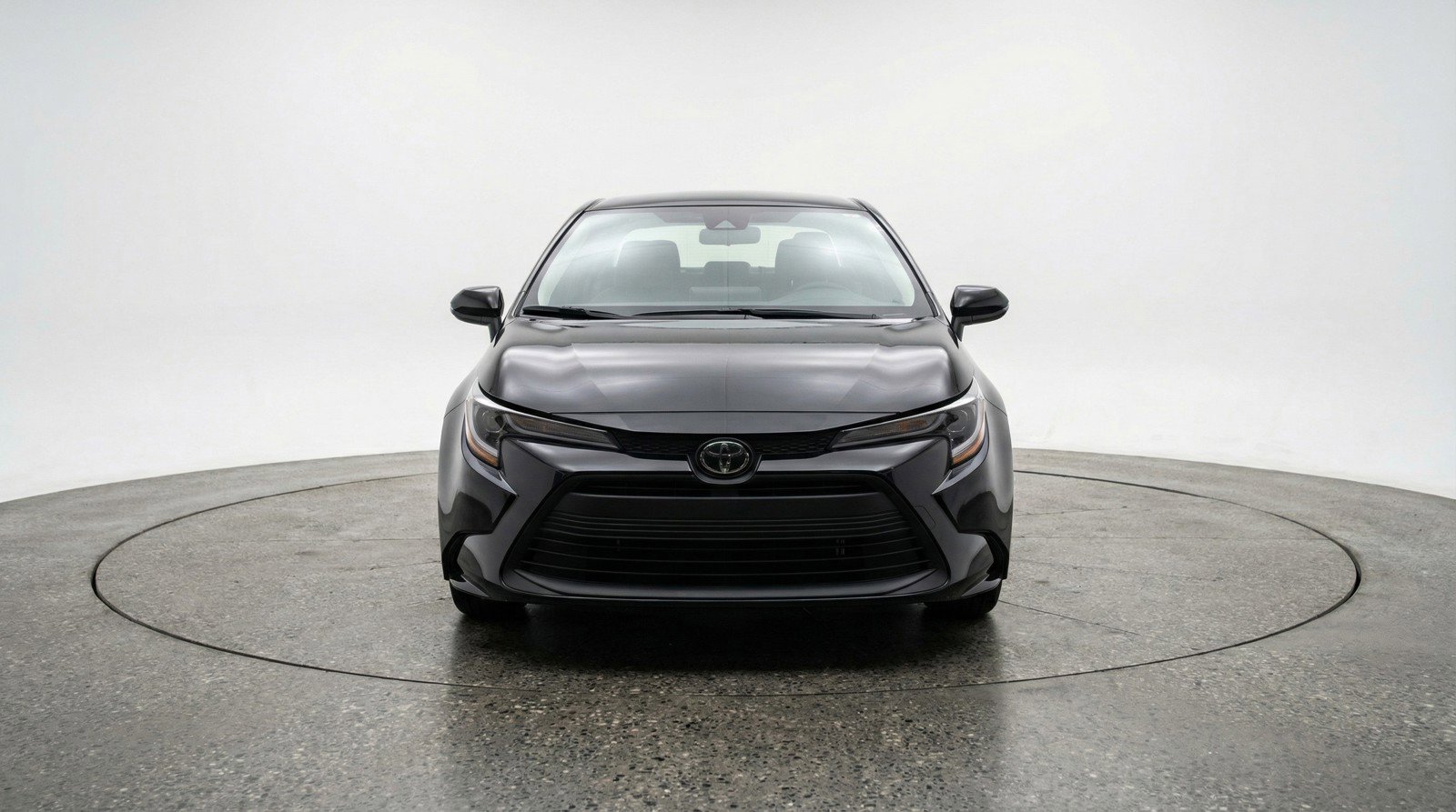 Used 2025 Toyota Corolla LE image 2