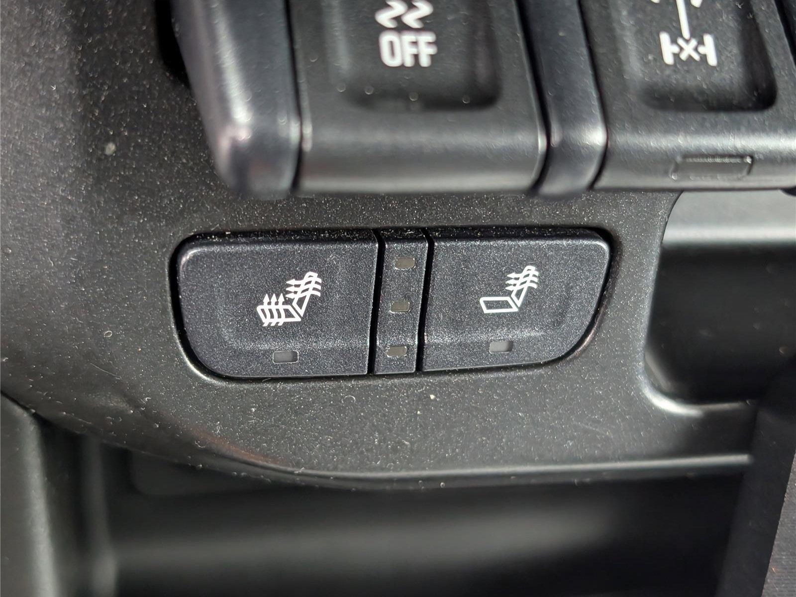 Used 2021 Chevrolet Colorado ZR2 w/ ZR2 Dusk Special Edition AWD/4WD image 24