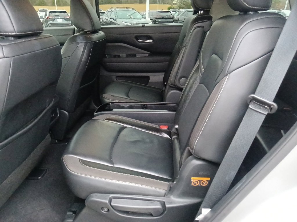 Used 2025 Nissan Pathfinder SL w/ SL Premium Package image 26