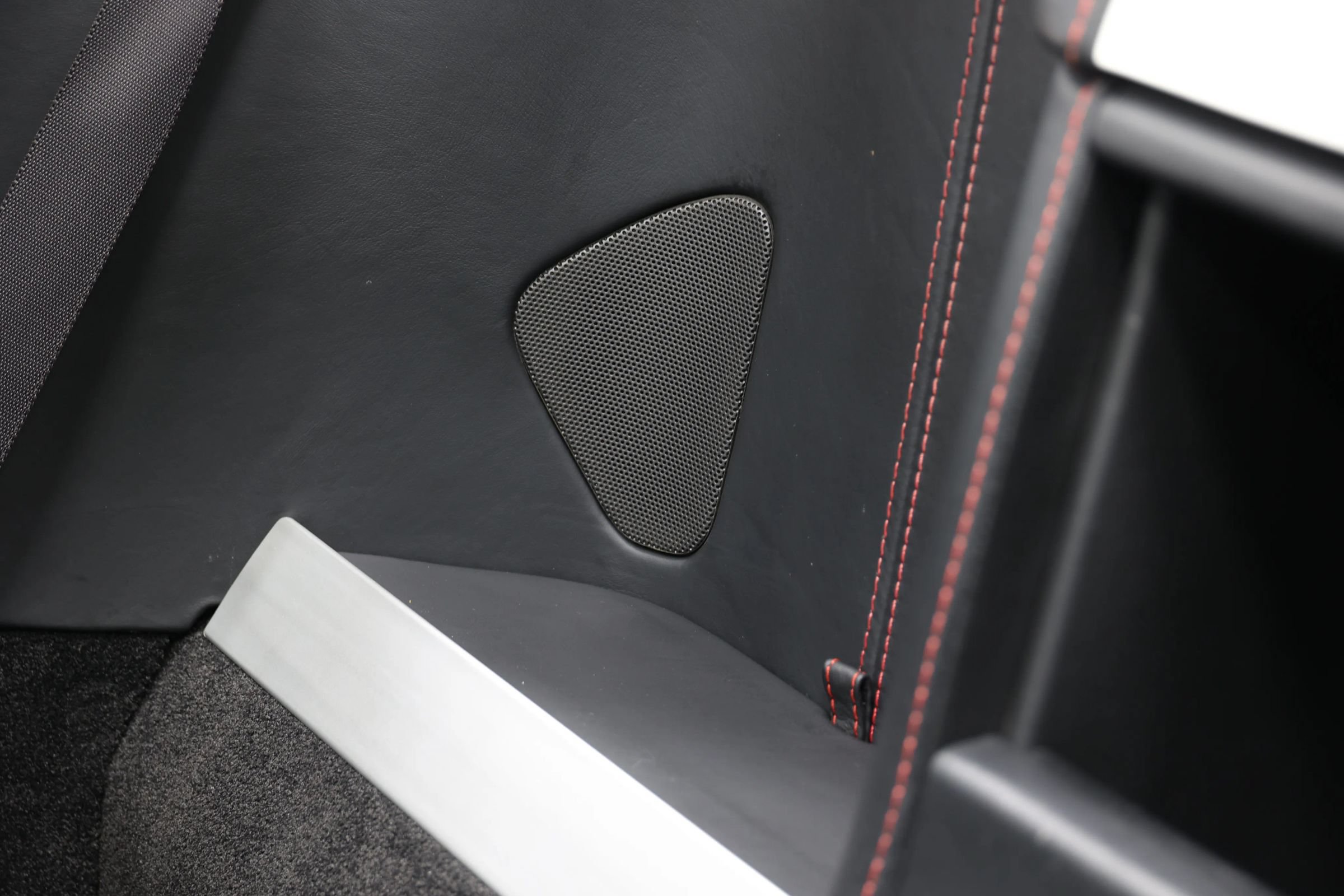 Used 2016 Aston Martin V8 Vantage GT RWD image 43