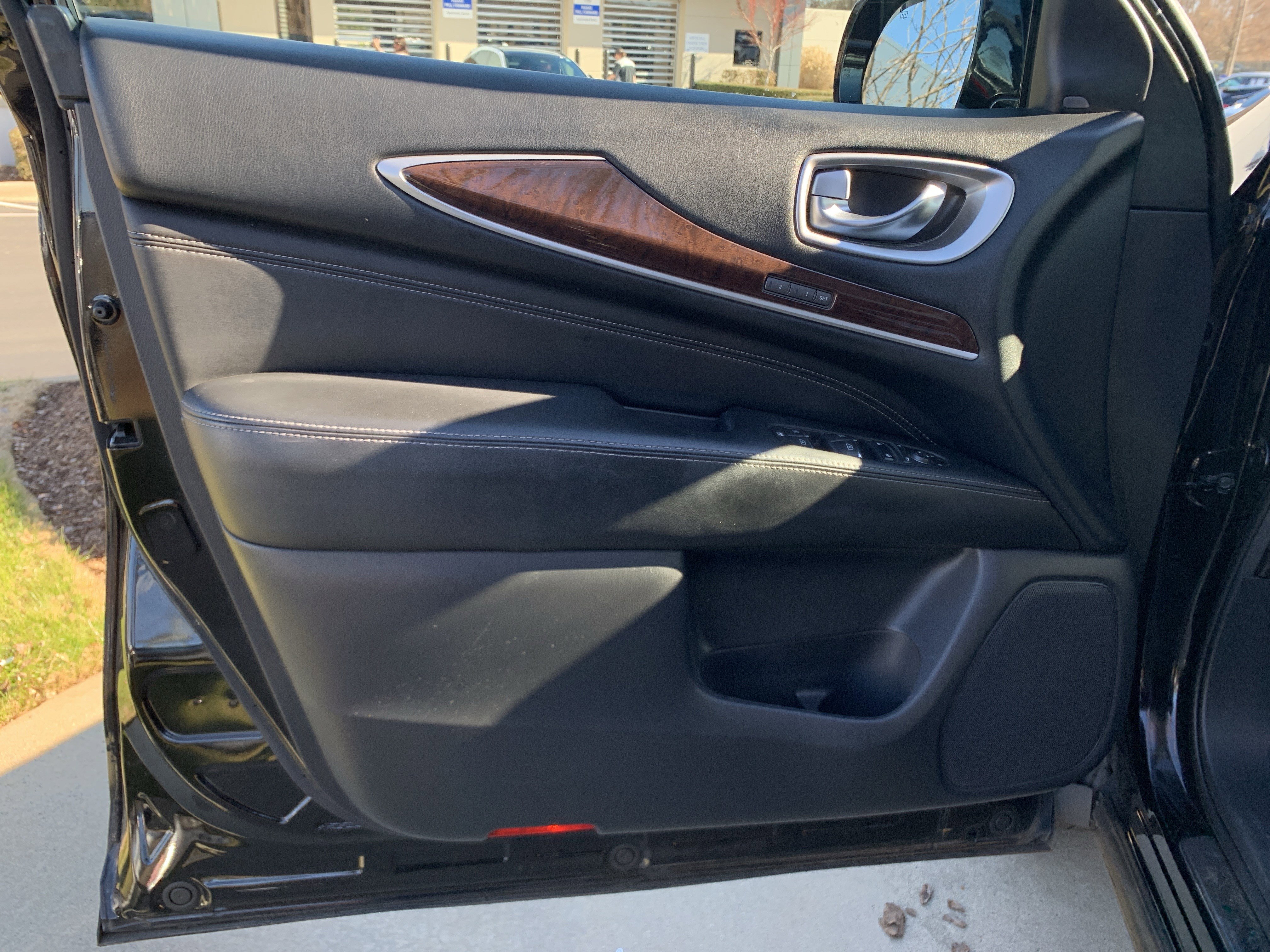 Used 2016 INFINITI QX60 Luxe w/ Deluxe Technology Package image 14