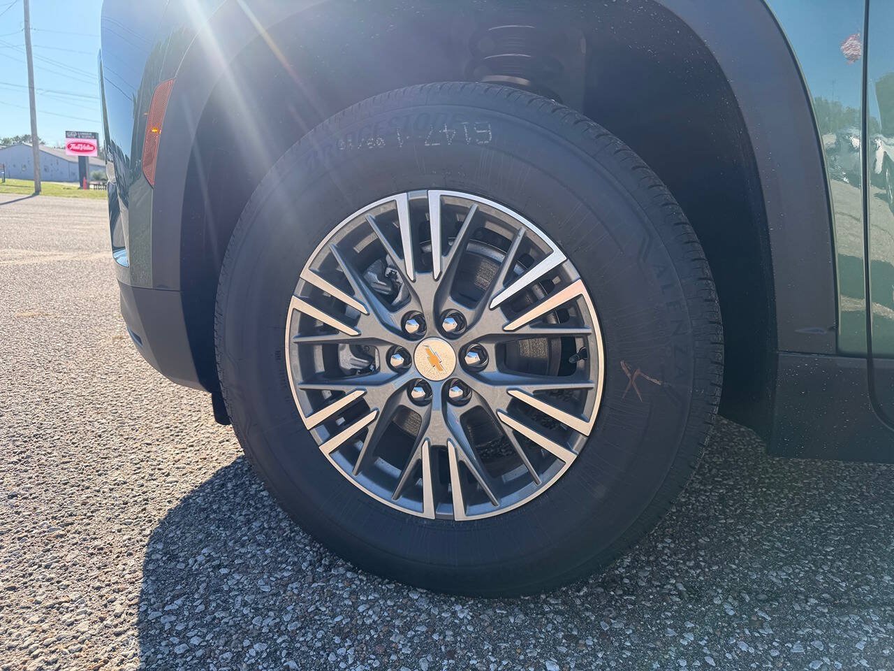 New 2027 Chevrolet Traverse LT w/ Driver Confidence Package FWD image 7