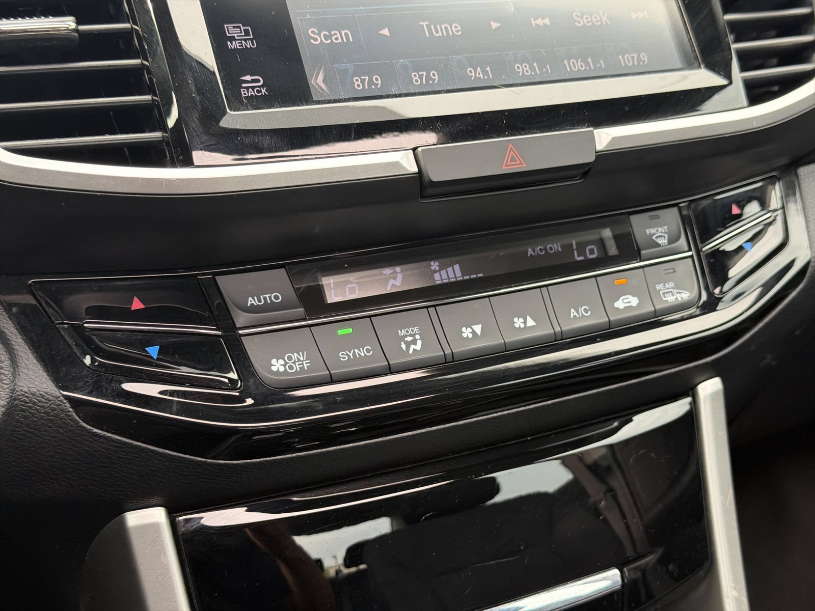 Used 2016 Honda Accord EX image 26