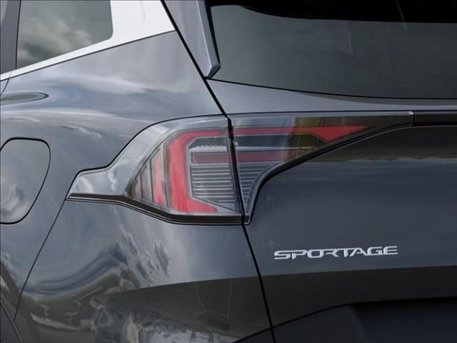 Used 2026 Kia Sportage LX FWD image 11