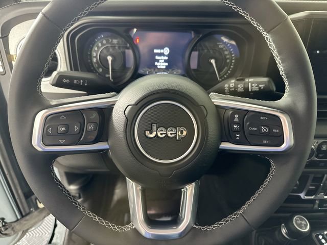 Used 2025 Jeep Wrangler Unlimited Sahara image 21