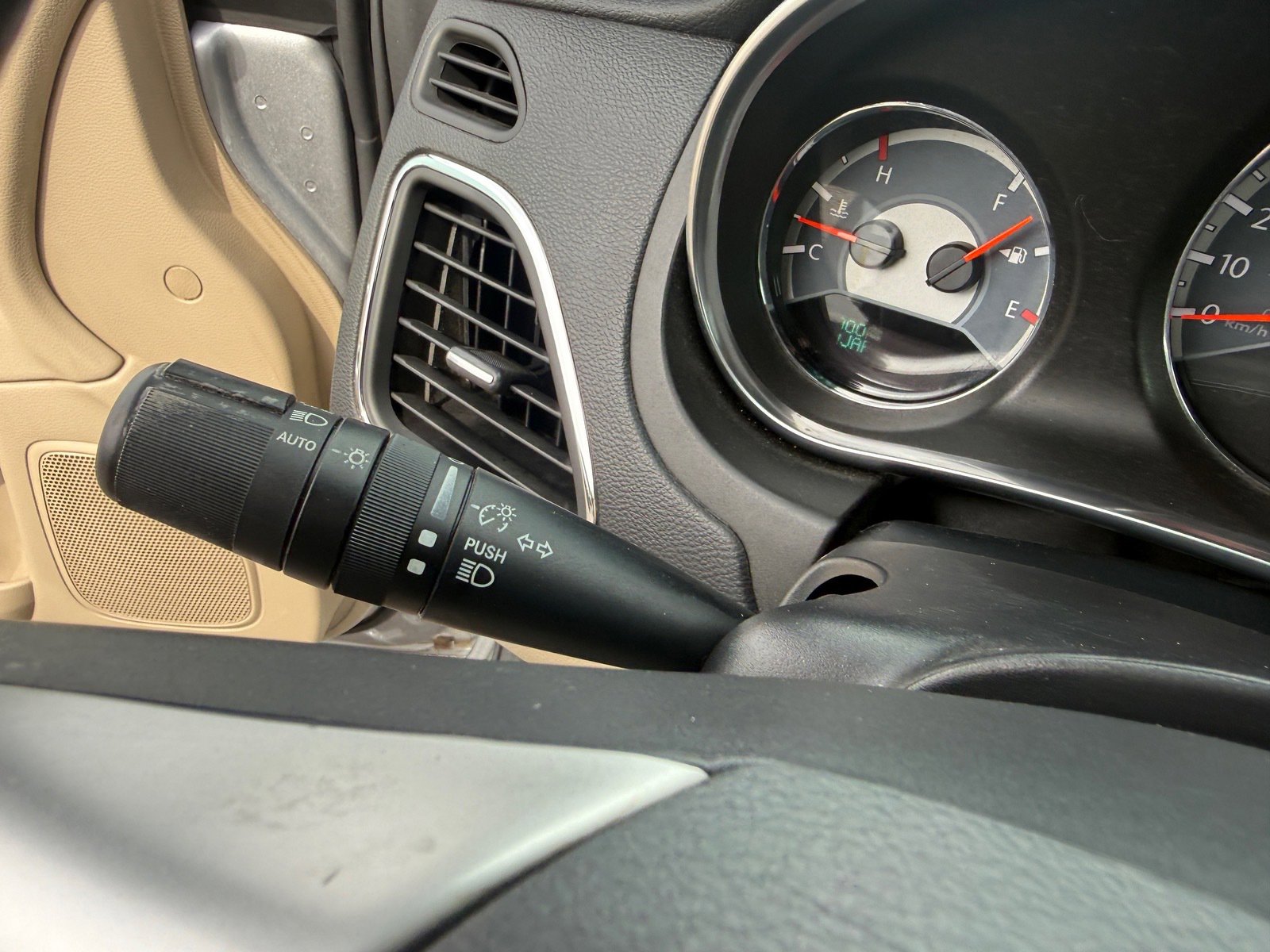 Used 2013 Chrysler 200 Touring image 16