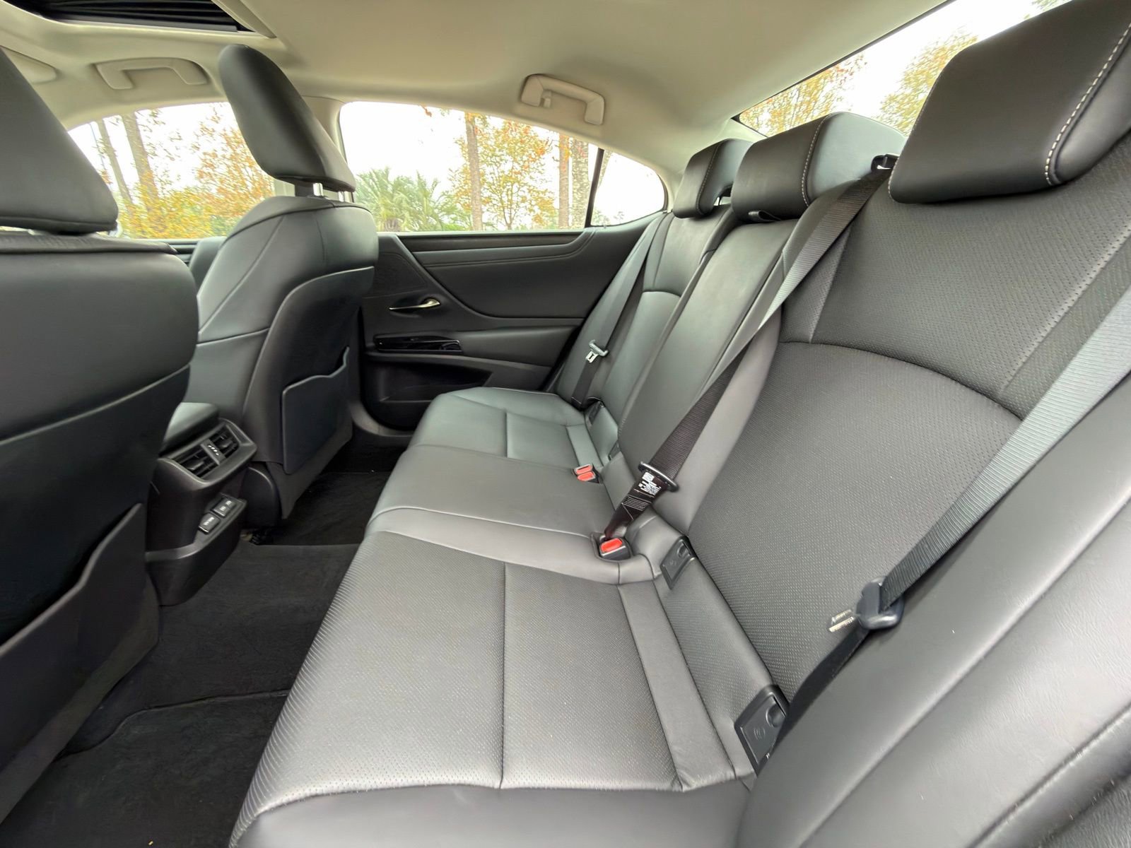 Used 2023 Lexus ES 350 350 image 13