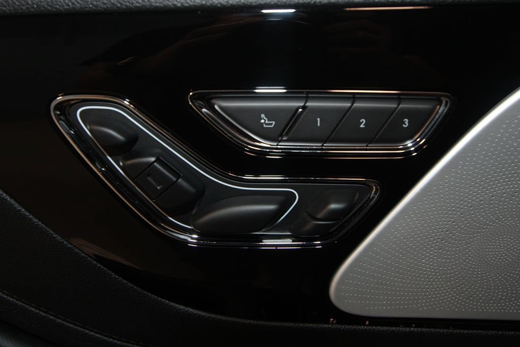 Used 2026 Lincoln Aviator Reserve AWD/4WD image 9