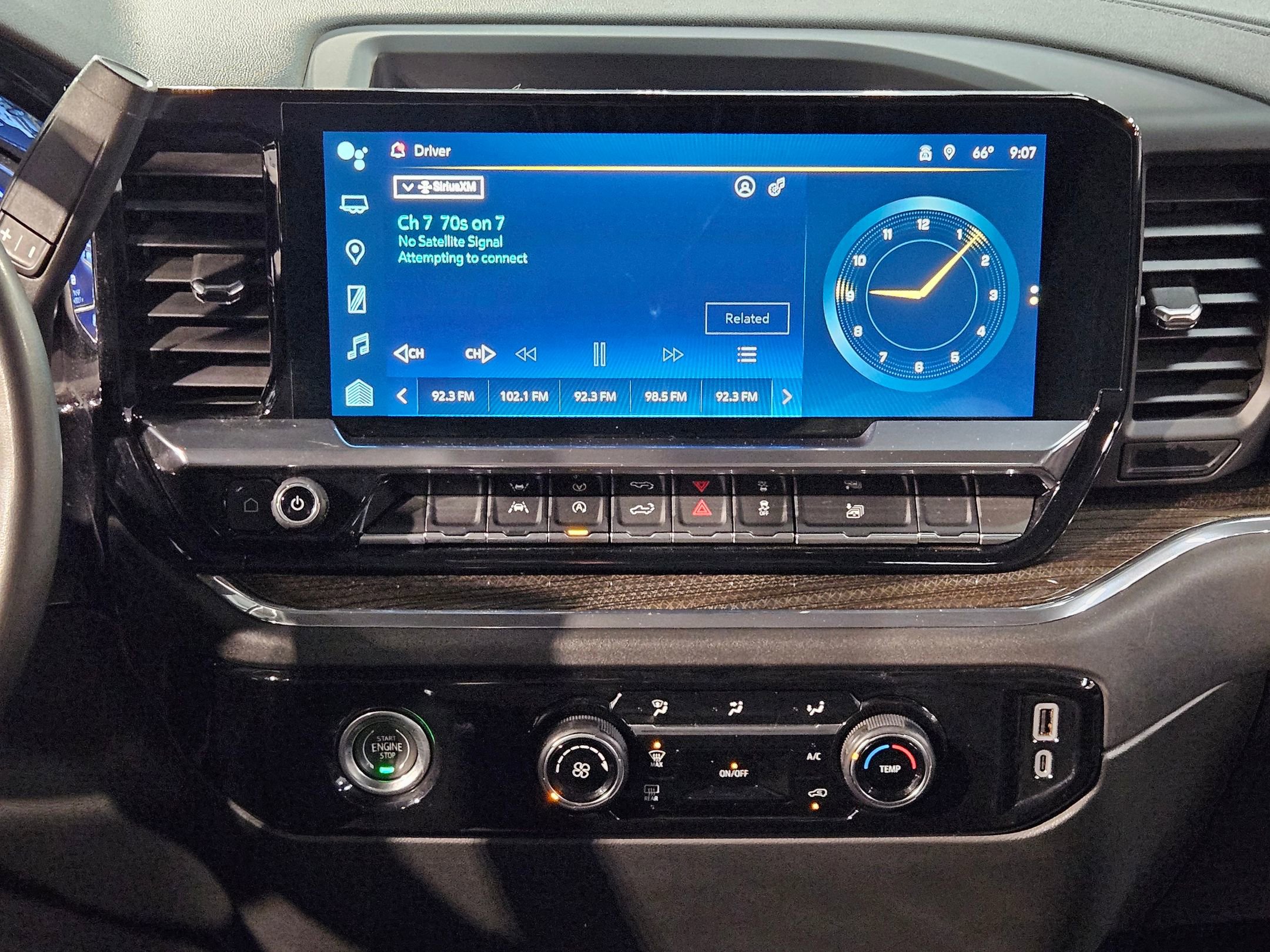 Used 2024 Chevrolet Silverado 1500 LT image 16