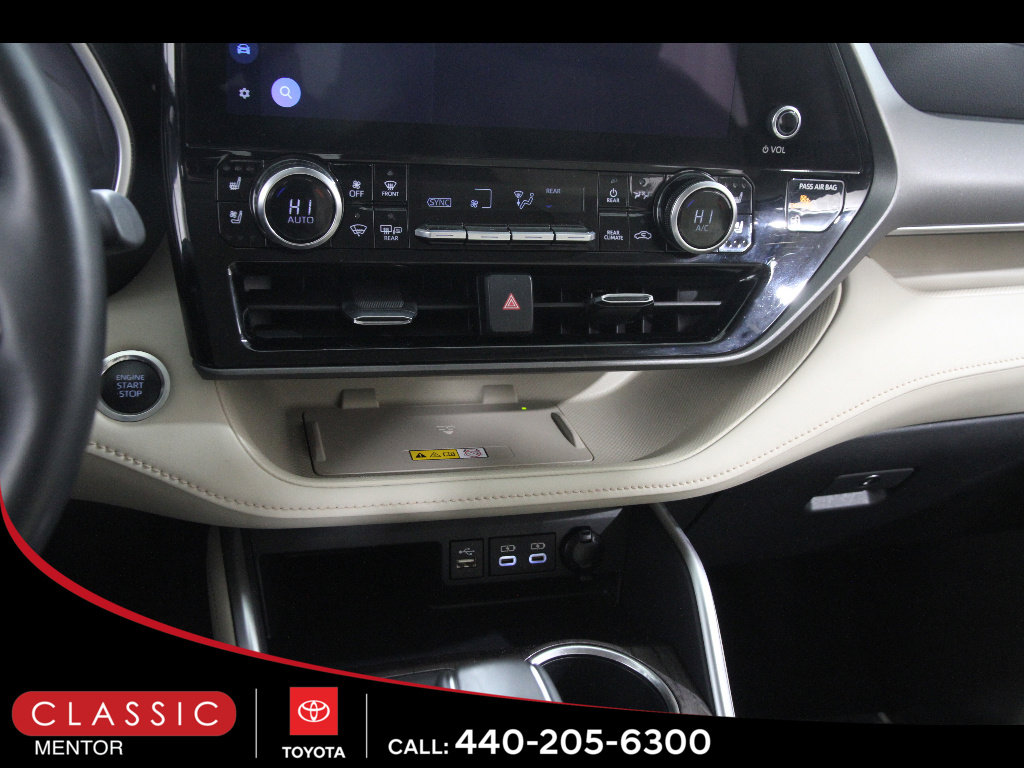 Certified 2025 Toyota Highlander Limited image 14
