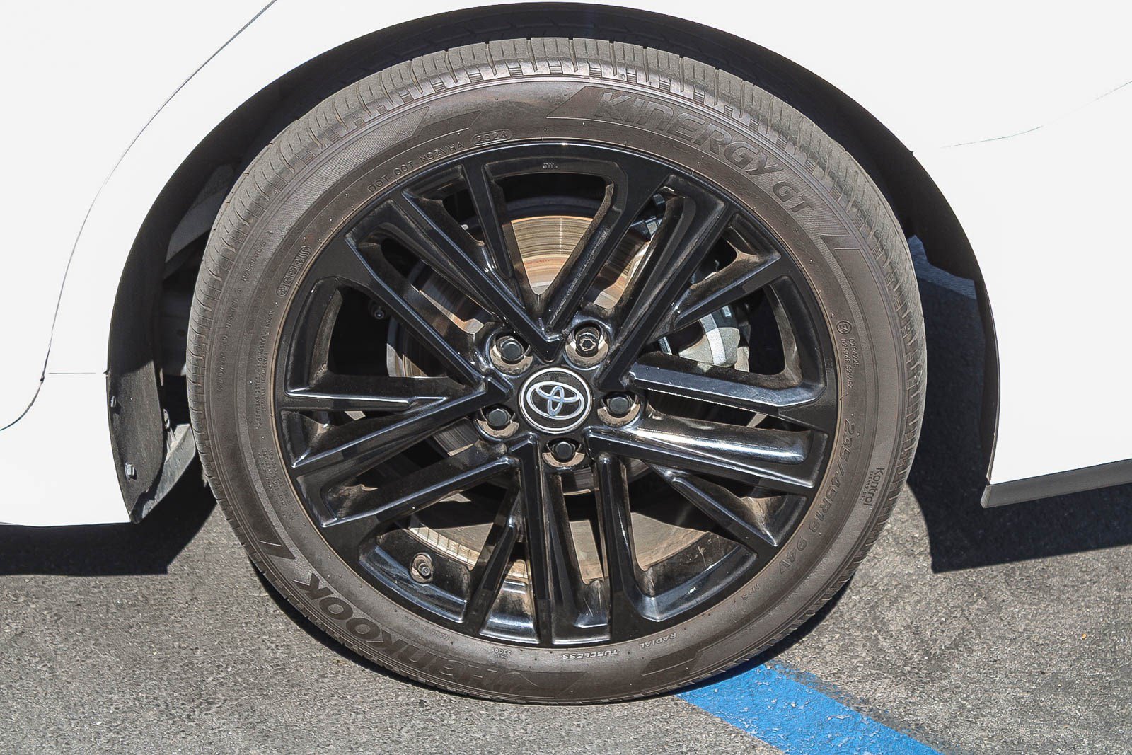 Used 2025 Toyota Camry SE w/ Convenience Package FWD image 13