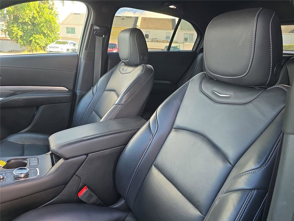 Used 2024 Cadillac XT4 Premium Luxury AWD/4WD image 17
