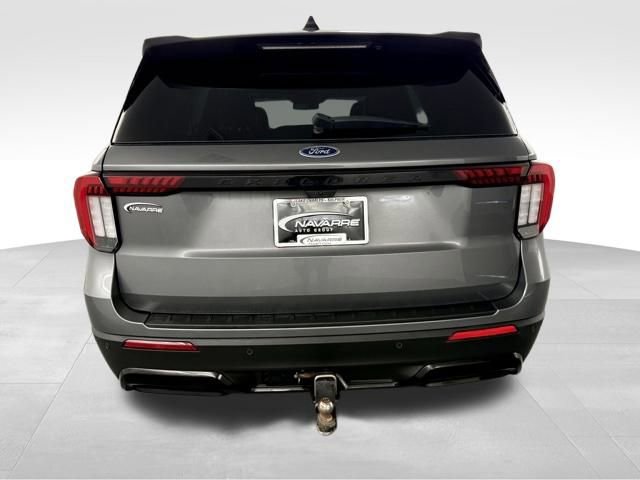Used 2025 Ford Explorer ST-Line w/ Premium Package image 8