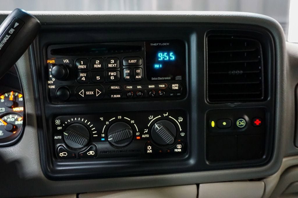 Used 2001 GMC Yukon XL 4WD image 12
