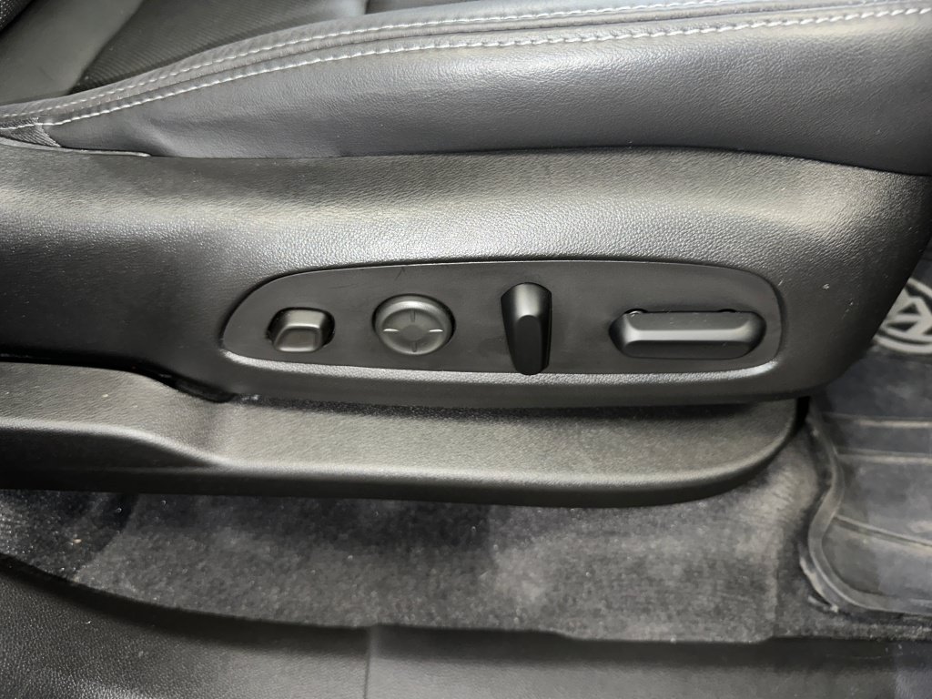 Used 2020 Buick Enclave Avenir w/ Avenir Technology Package AWD/4WD image 39