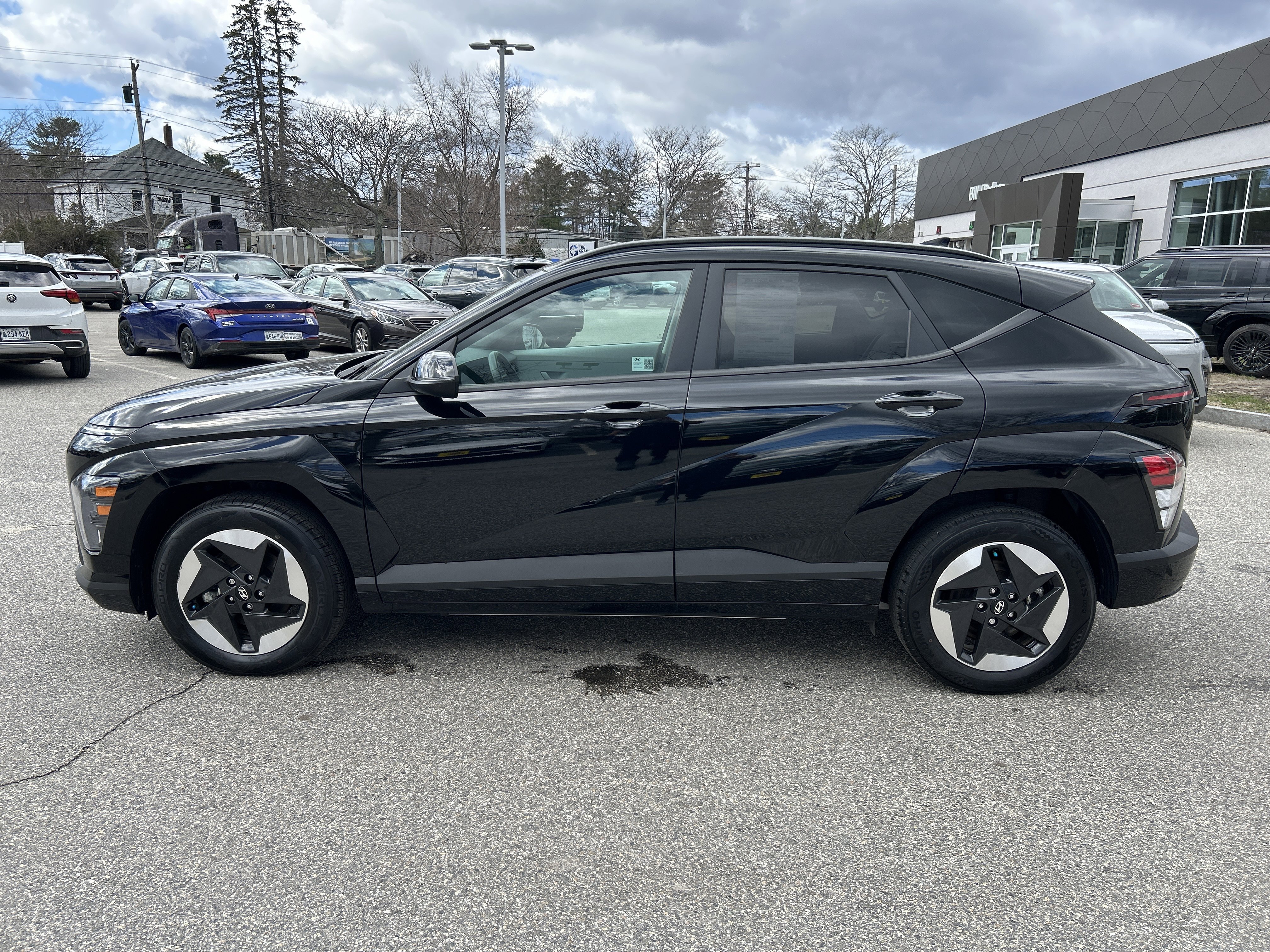 Used 2024 Hyundai Kona SEL FWD image 8