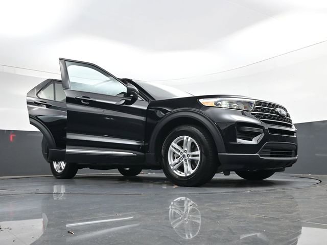 Used 2023 Ford Explorer XLT image 45