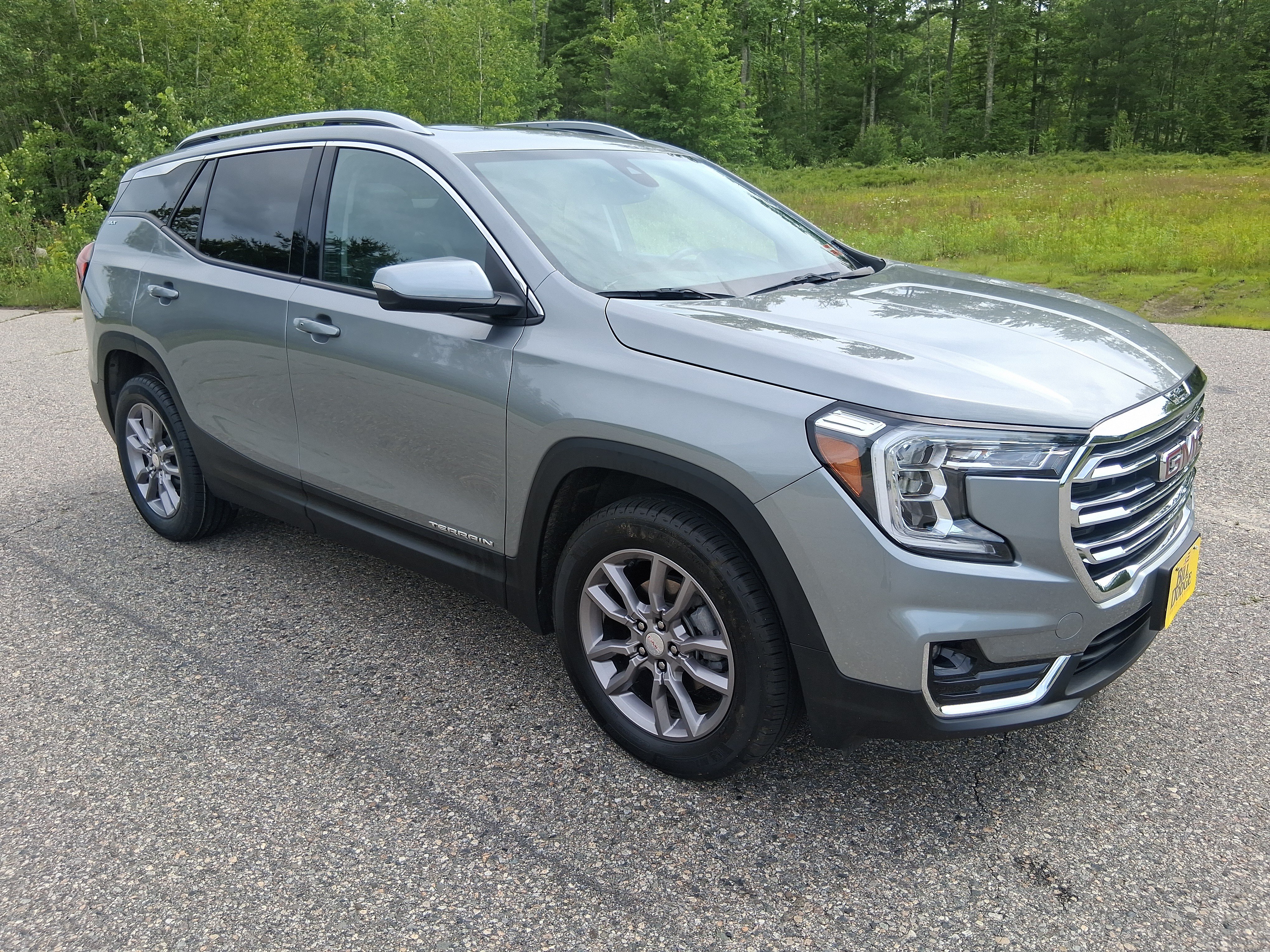 Used 2024 GMC Terrain SLT w/ Infotainment Package II AWD/4WD image 3