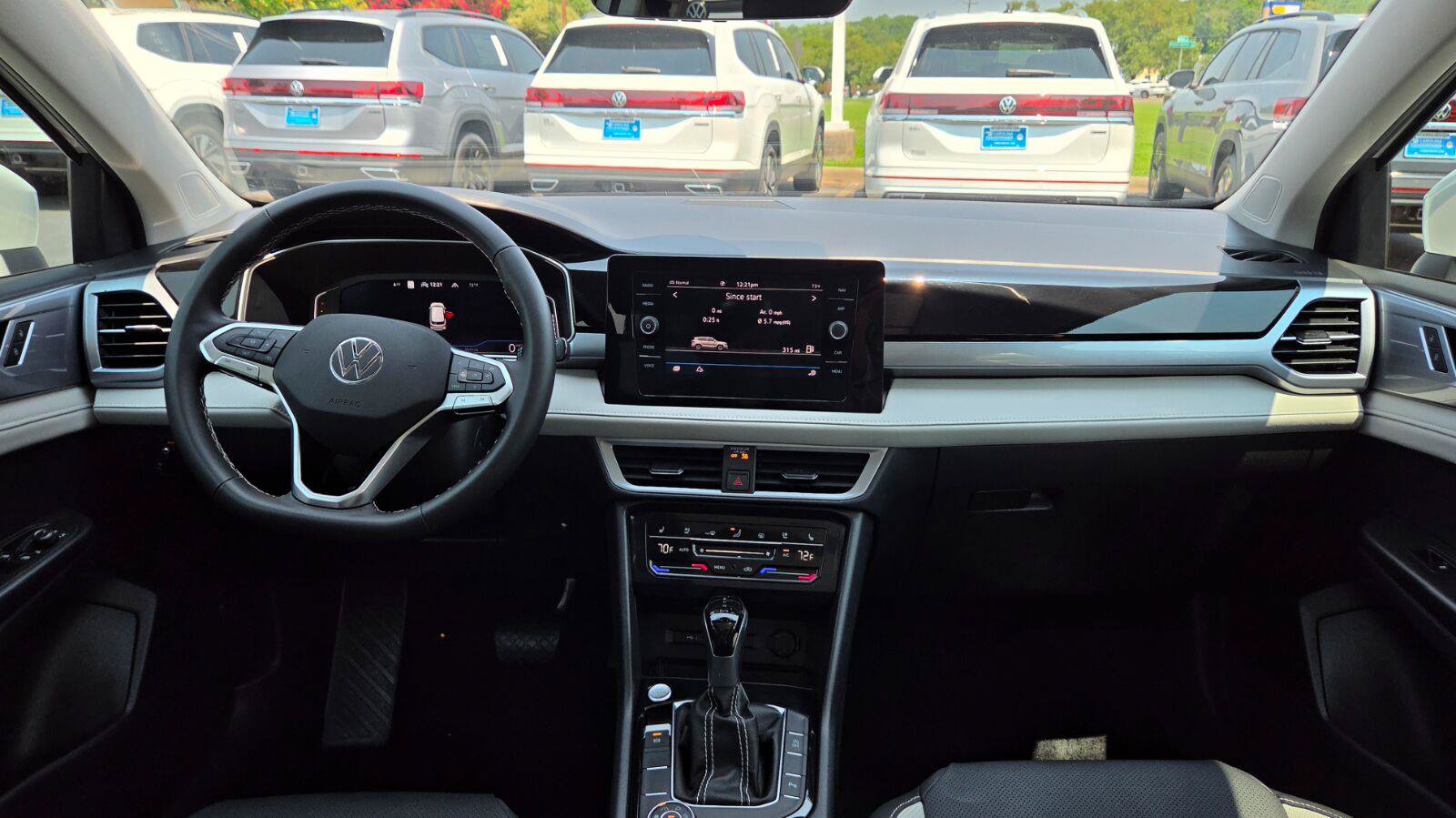 Used 2025 Volkswagen Taos SEL AWD/4WD image 59