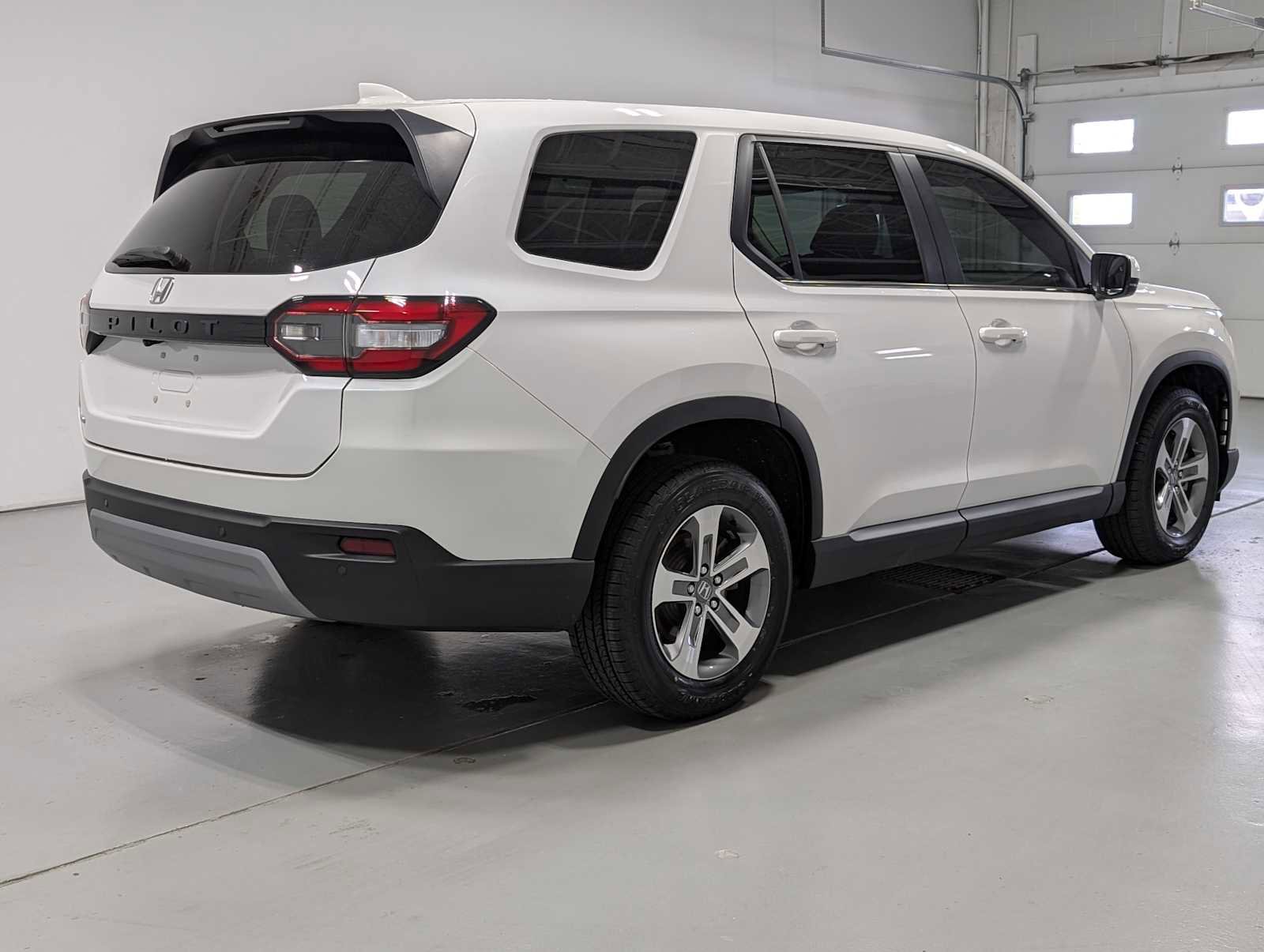 Used 2023 Honda Pilot EX-L image 8