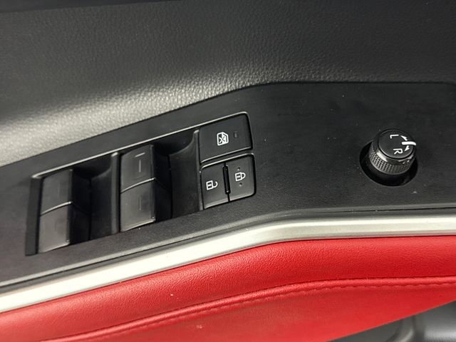 Used 2022 Toyota Highlander XSE AWD/4WD image 30