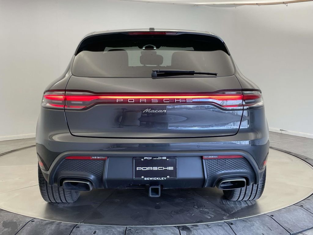 Certified 2025 Porsche Macan image 6