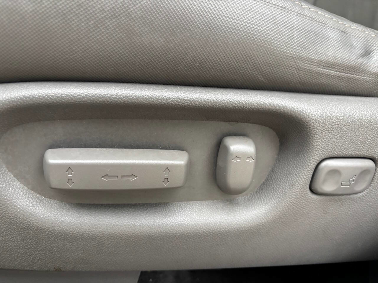 Used 2010 Honda CR-V EX-L image 38