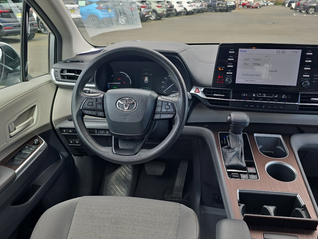 Certified 2024 Toyota Sienna LE FWD image 21