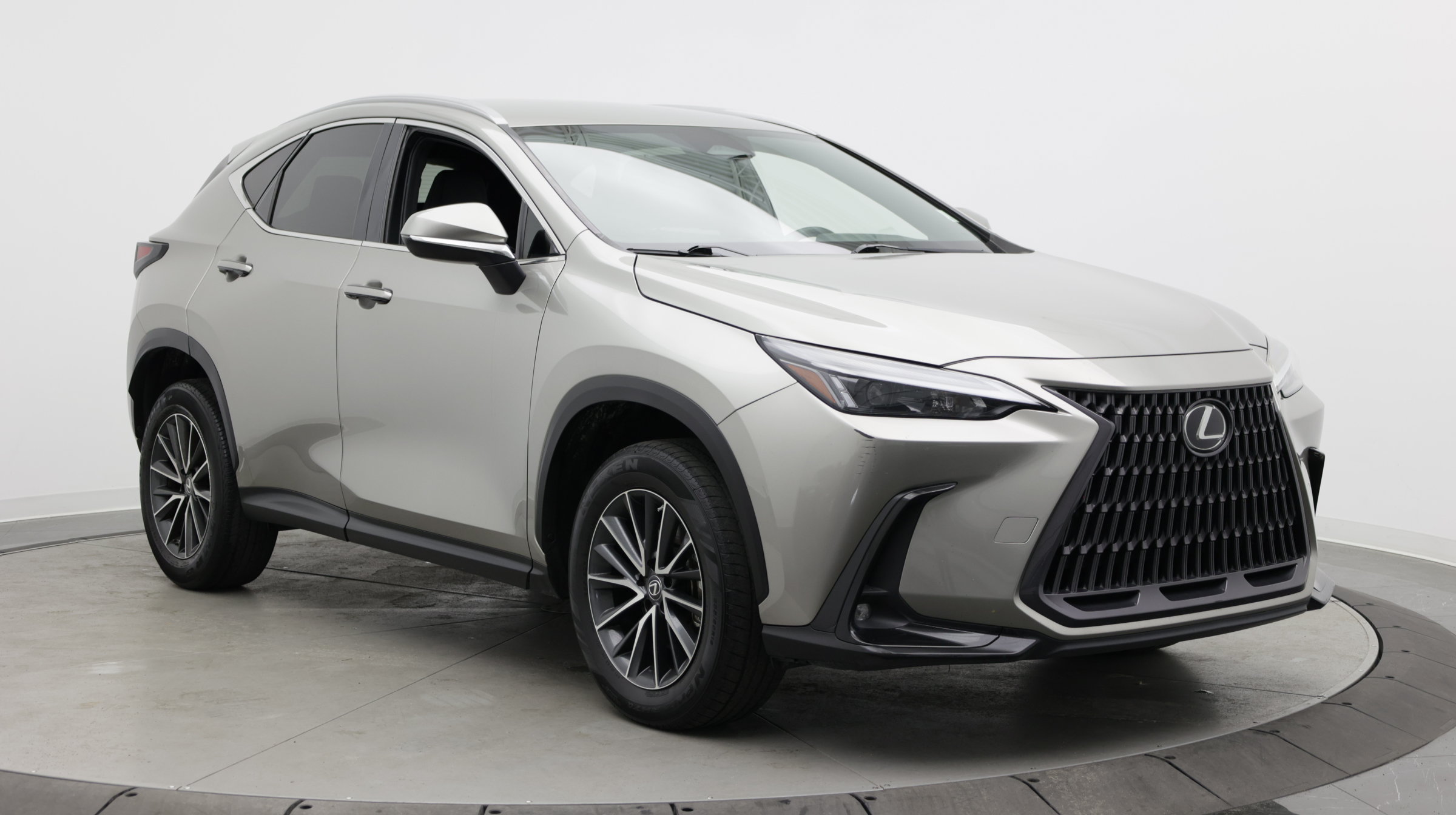 Used 2023 Lexus NX 250 FWD w/ Towing Package (2000 Lbs) image 3