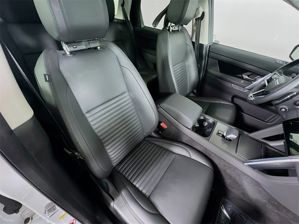 Used 2024 Land Rover Discovery Sport S image 29