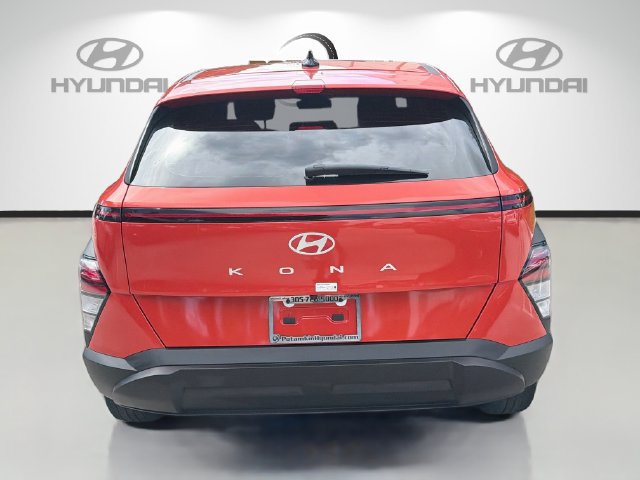 Certified 2024 Hyundai Kona SE FWD image 7