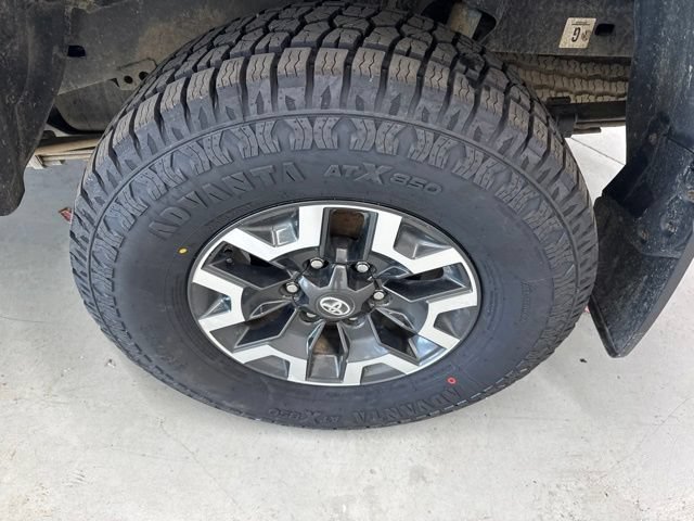 Used 2019 Toyota Tacoma TRD Off-Road w/ Technology Package AWD/4WD image 8