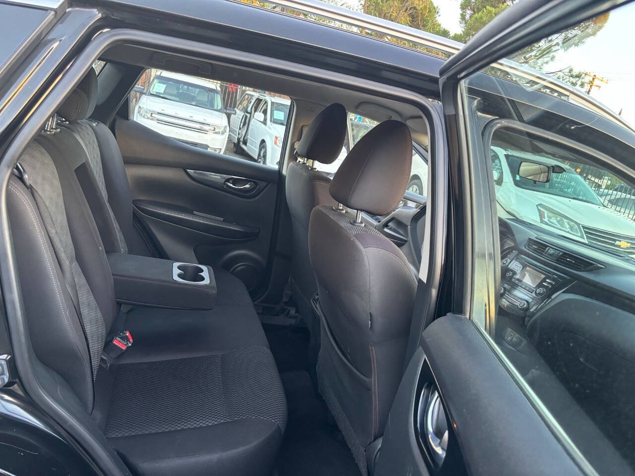 Used 2018 Nissan Rogue Sport SV image 14