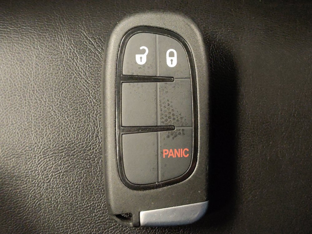 Used 2019 Jeep Cherokee Latitude Plus FWD image 32