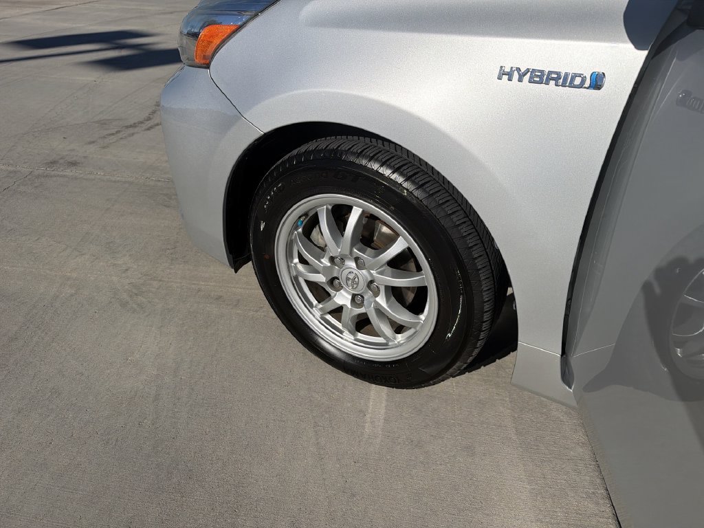 Used 2015 Toyota Prius V Four FWD image 31