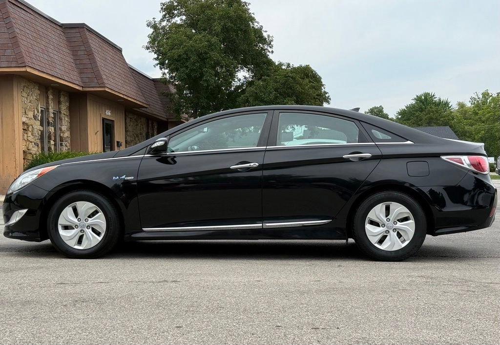 Used 2014 Hyundai Sonata Hybrid FWD image 2