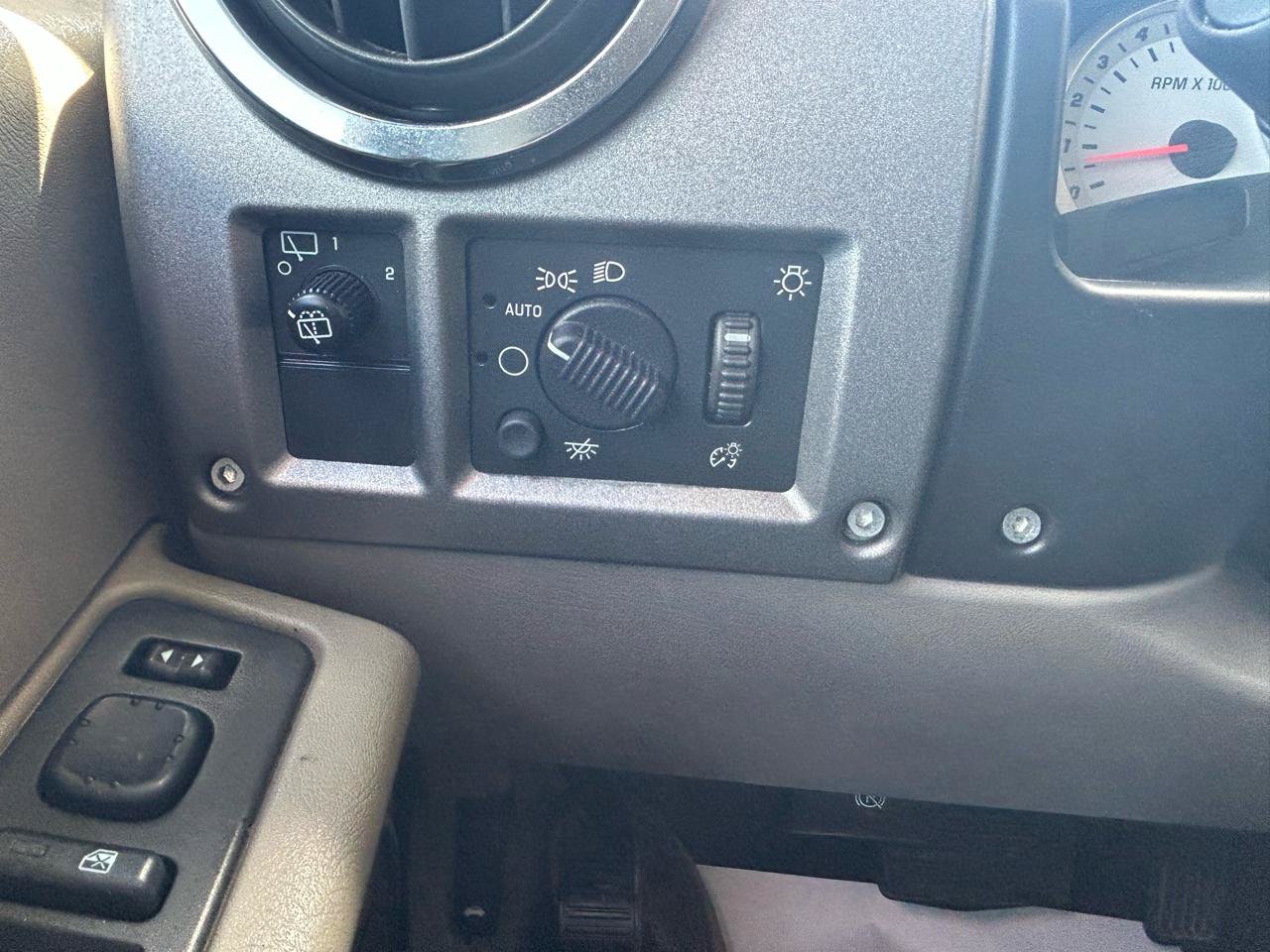 Used 2003 HUMMER H2 w/ Preferred Equipment Group AWD/4WD image 26
