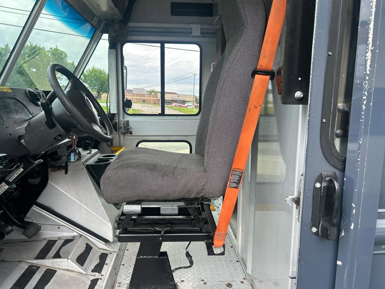 Used 2019 Ford E-450 and Econoline 450 Super Duty RWD image 9