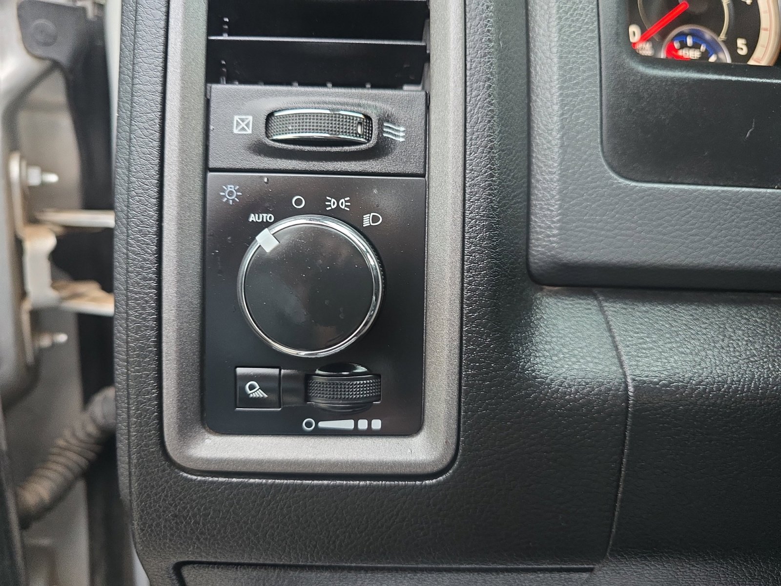 Used 2017 RAM 3500 Tradesman w/ Chrome Appearance Group image 24