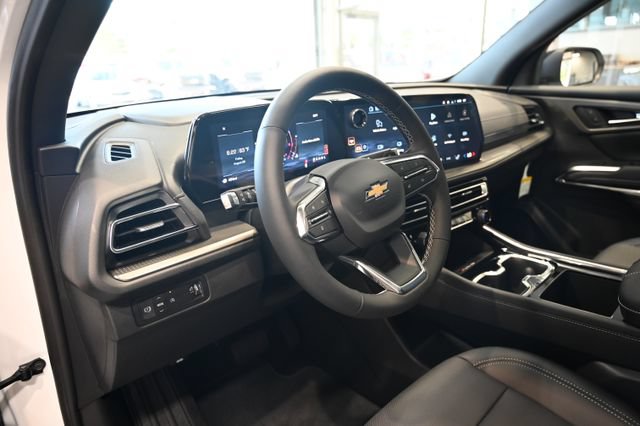 New 2027 Chevrolet Traverse LT w/ Sun and Wheel Package FWD image 22