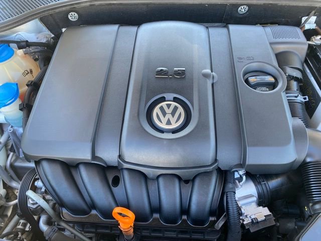 Used 2013 Volkswagen Passat 2.5 SEL FWD image 23