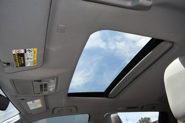 Used 2019 Toyota Highlander XLE w/ Carpet Mat Package (TMS) AWD/4WD image 19