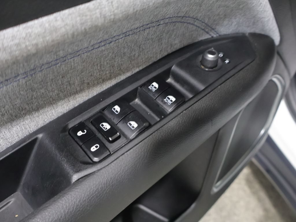 Used 2024 Jeep Compass Latitude AWD/4WD image 13