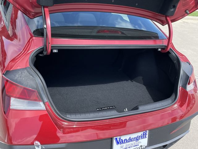 Used 2025 Hyundai Elantra Sport FWD image 27