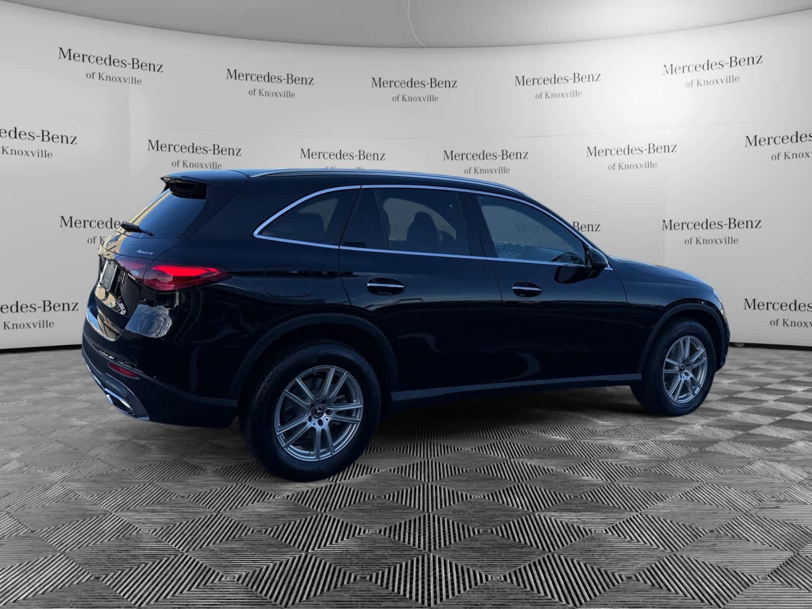 Used 2026 Mercedes-Benz GLC 300 4MATIC image 5