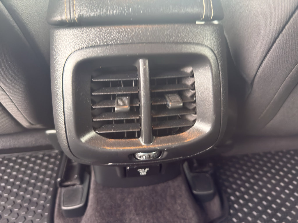 Used 2017 Jeep Cherokee Latitude w/ Comfort/Convenience Group image 32