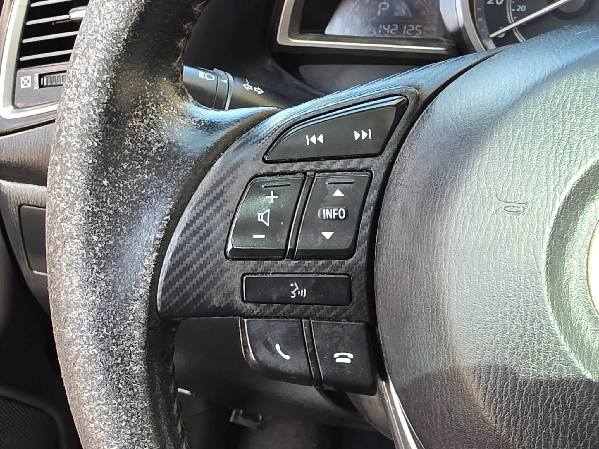 Used 2014 MAZDA MAZDA3 i Touring w/ Technology Package FWD image 18
